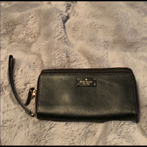 kate spade Accessories - ⚡️SALE⚡️ NWOT Kate Spade ♠️ Wallet with wristlet